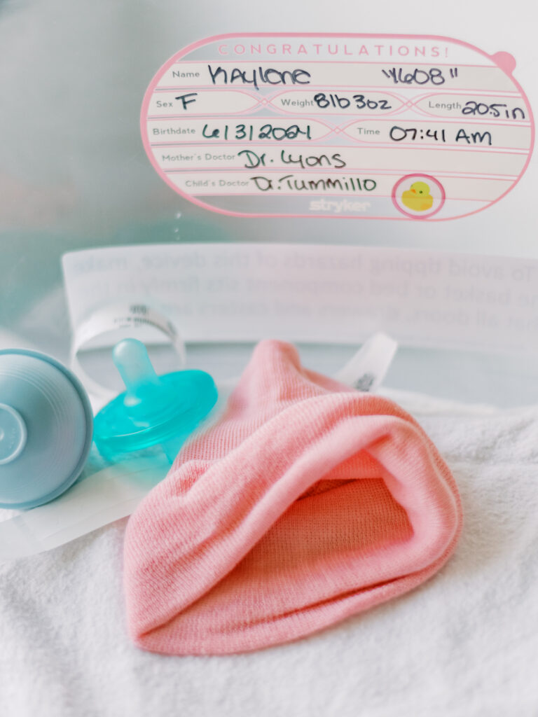 Crib card of newborn baby girl with Southern Maryland Newborn photographer.