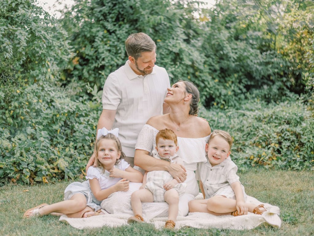 Fall family photos at historic park in Downtown Fredericksburg Virginia.